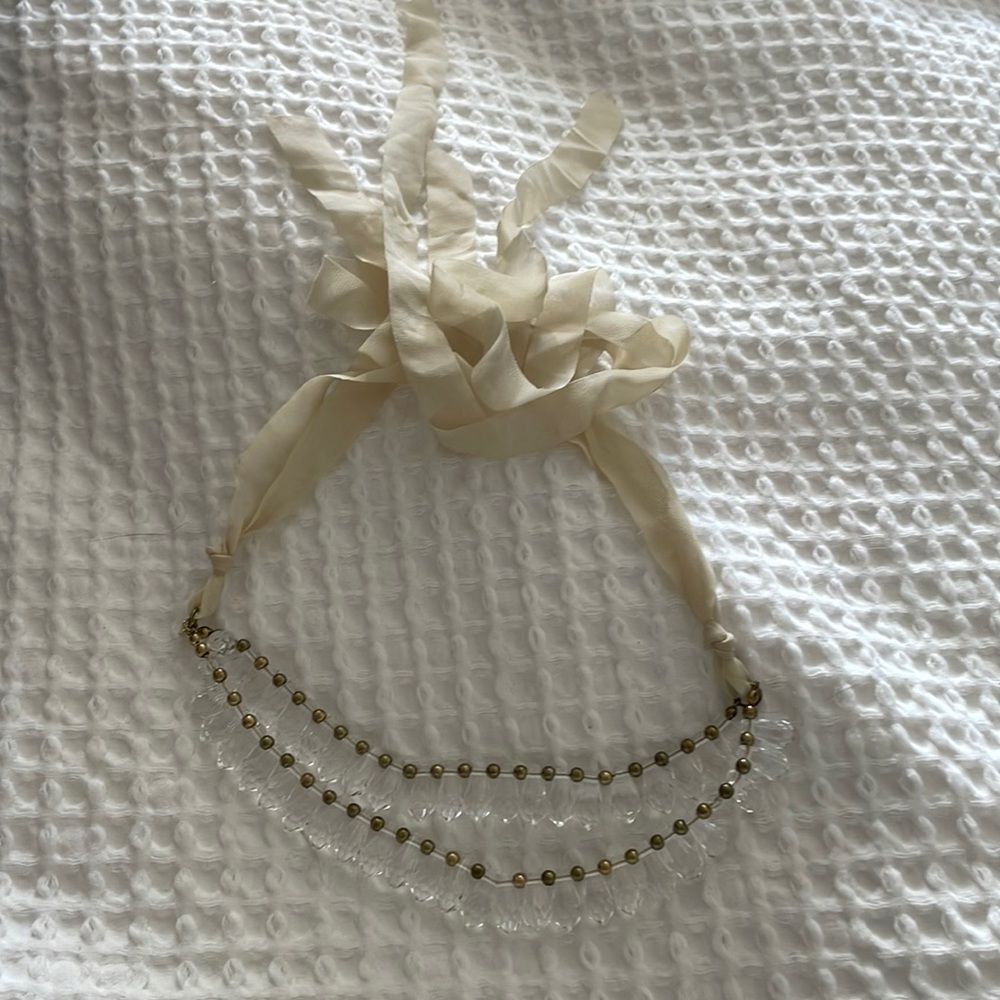 Clear vintage  unique bow necklace modern cream white